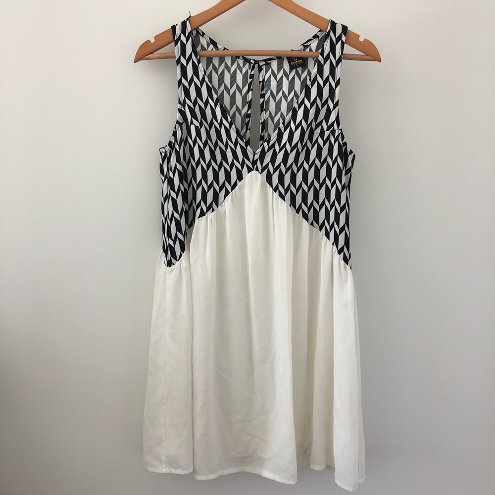 🌺2/$18 Swing dress from LF
